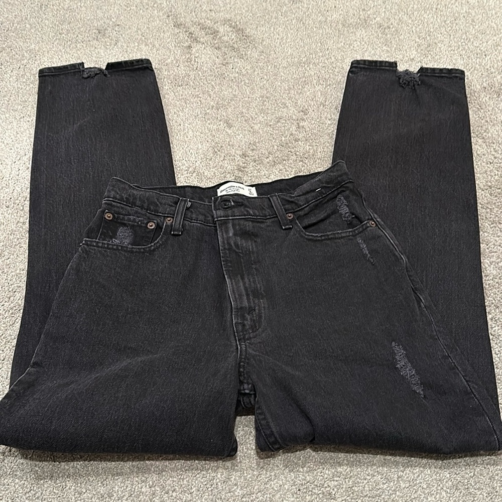 A&F 90s straight high rise black jeans